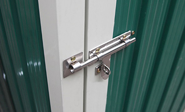 Hinged open door with S/S latch